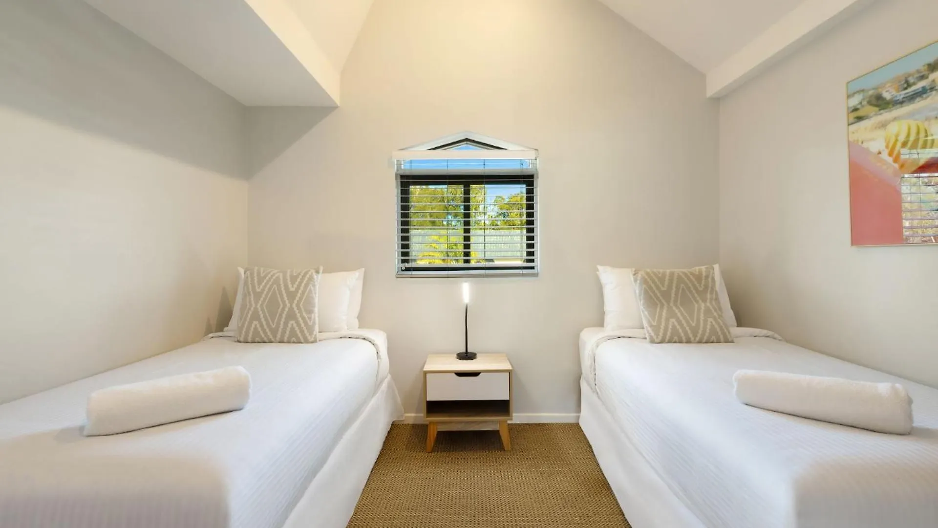 Byron Bay Beachfront Holiday Apartments Loft 11